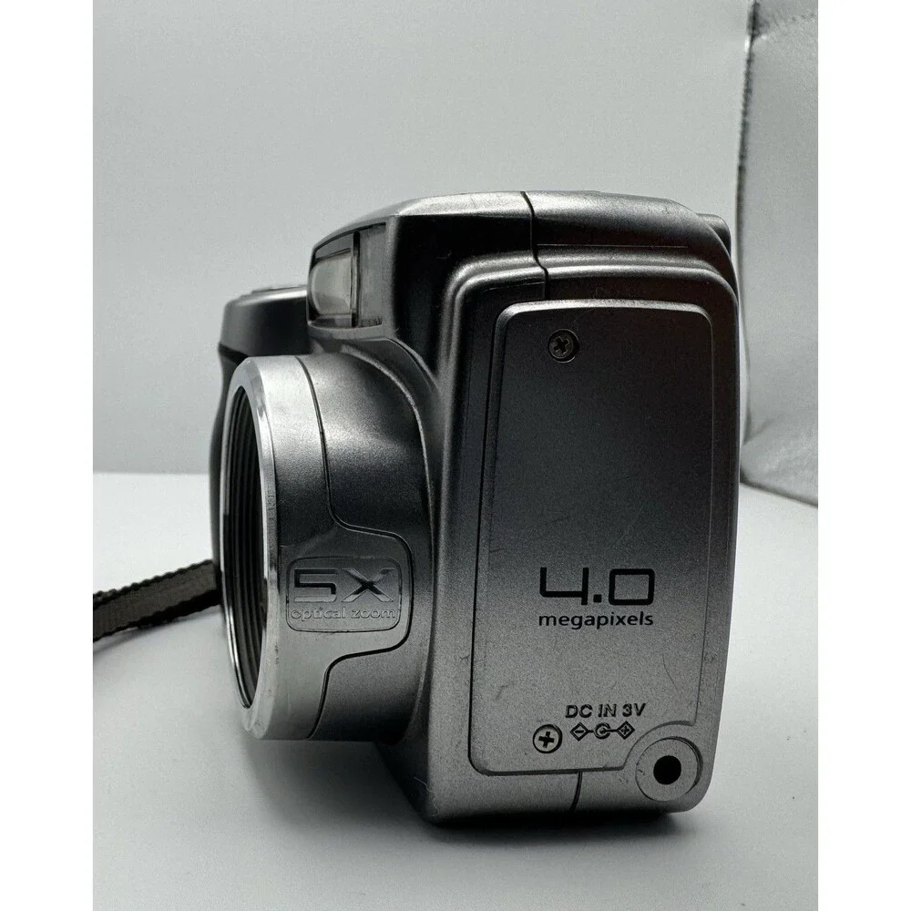 Kodak EasyShare Digital Camera Z700 4.0 MP 5x Optical Zoom Untested No Battery